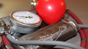 Οι μετρήσεις της αρτηριακής πίεσης στην καθημερινή πράξη είναι υψηλότερες απ’ αυτές των κλινικών μελετών